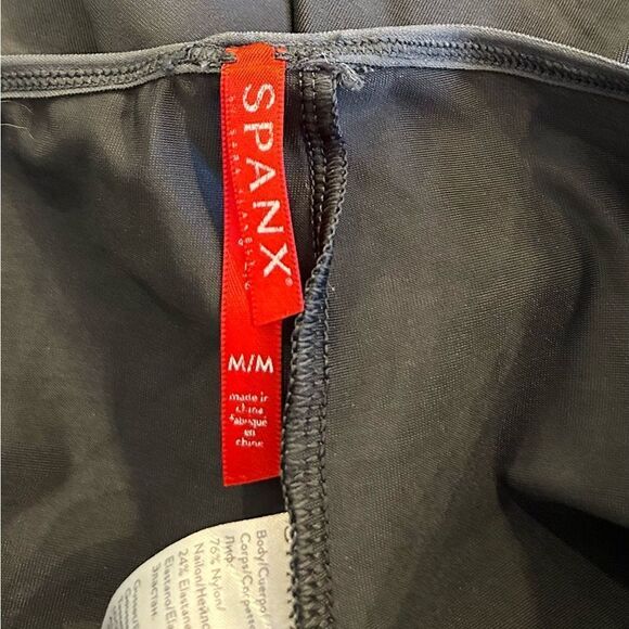 Spanx Gray Mid Thigh Shape wear Size Medium - Picture 5 of 5